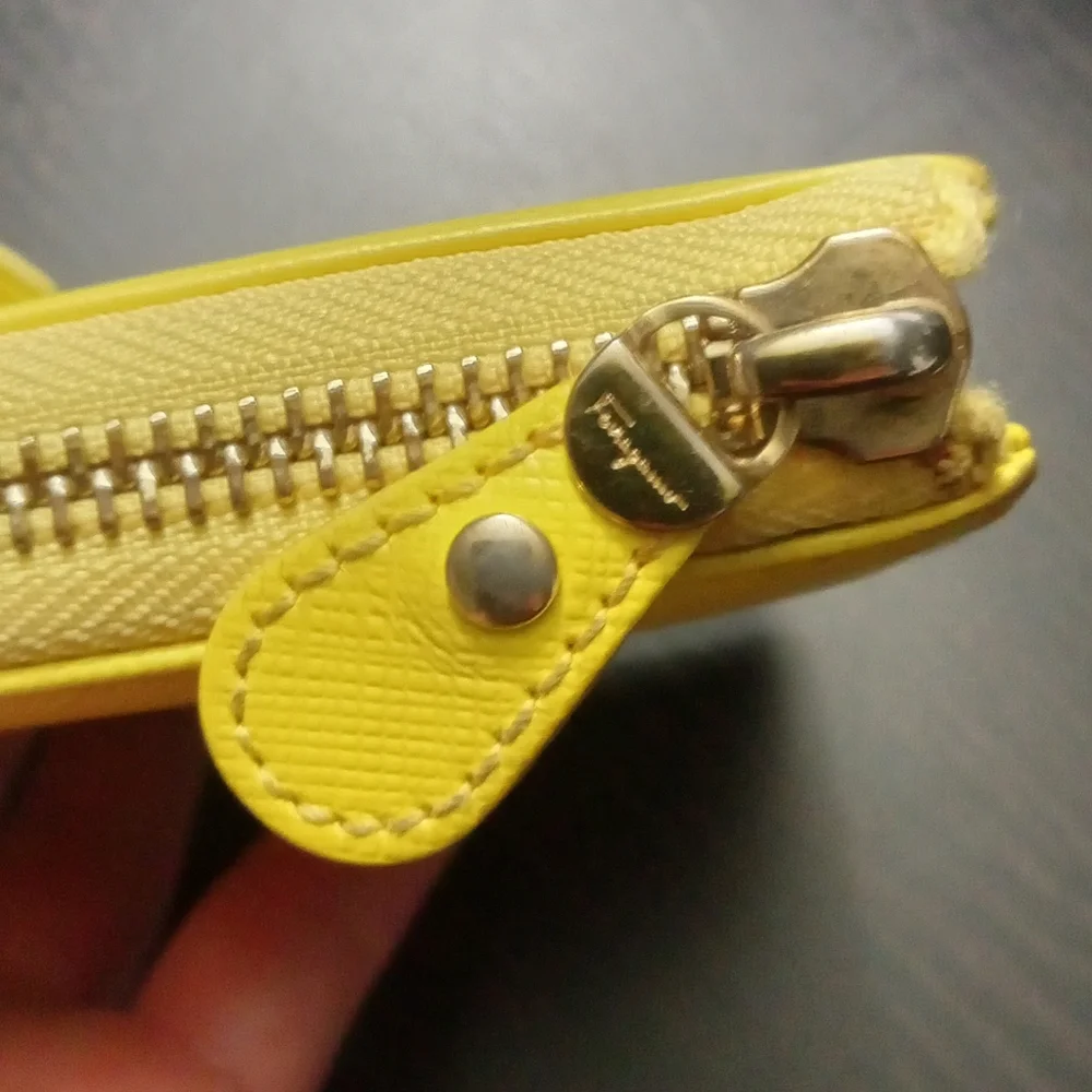 💛 SALVATORE FERRAGAMO Yellow Zip Wallet in Saffiano Leather